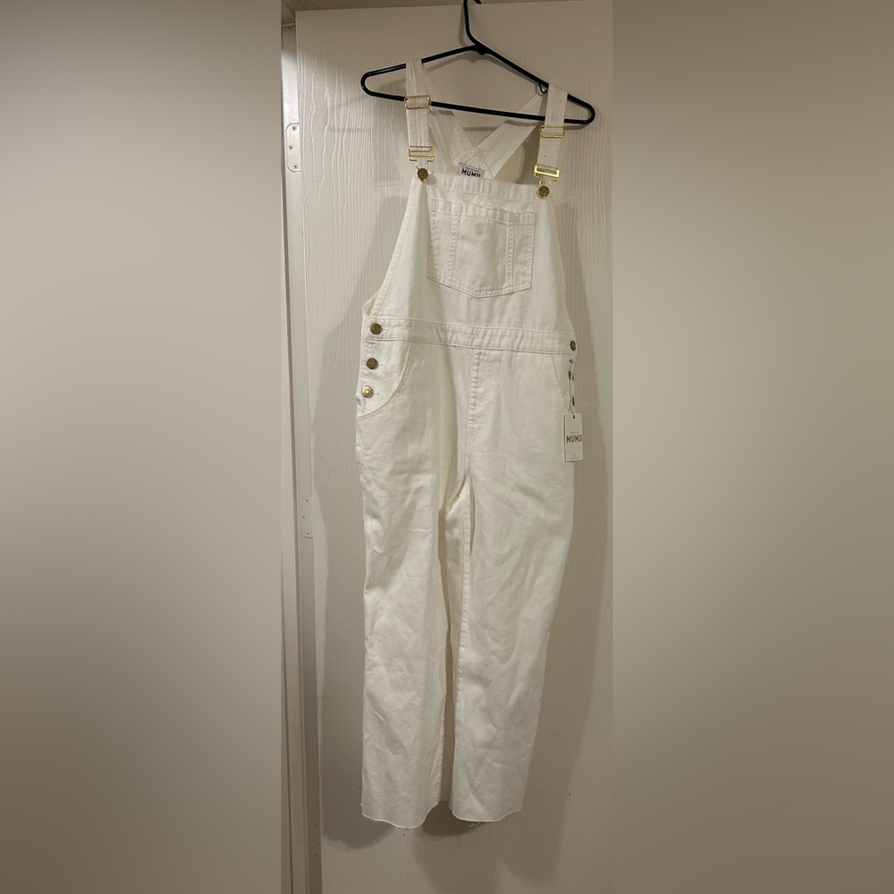 Size medium with tags from hemline